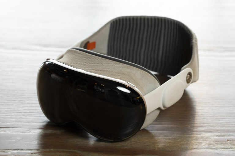 Apple Vision Pro headset on a table (Wikimedia Commons, CC BY-SA 4.0)