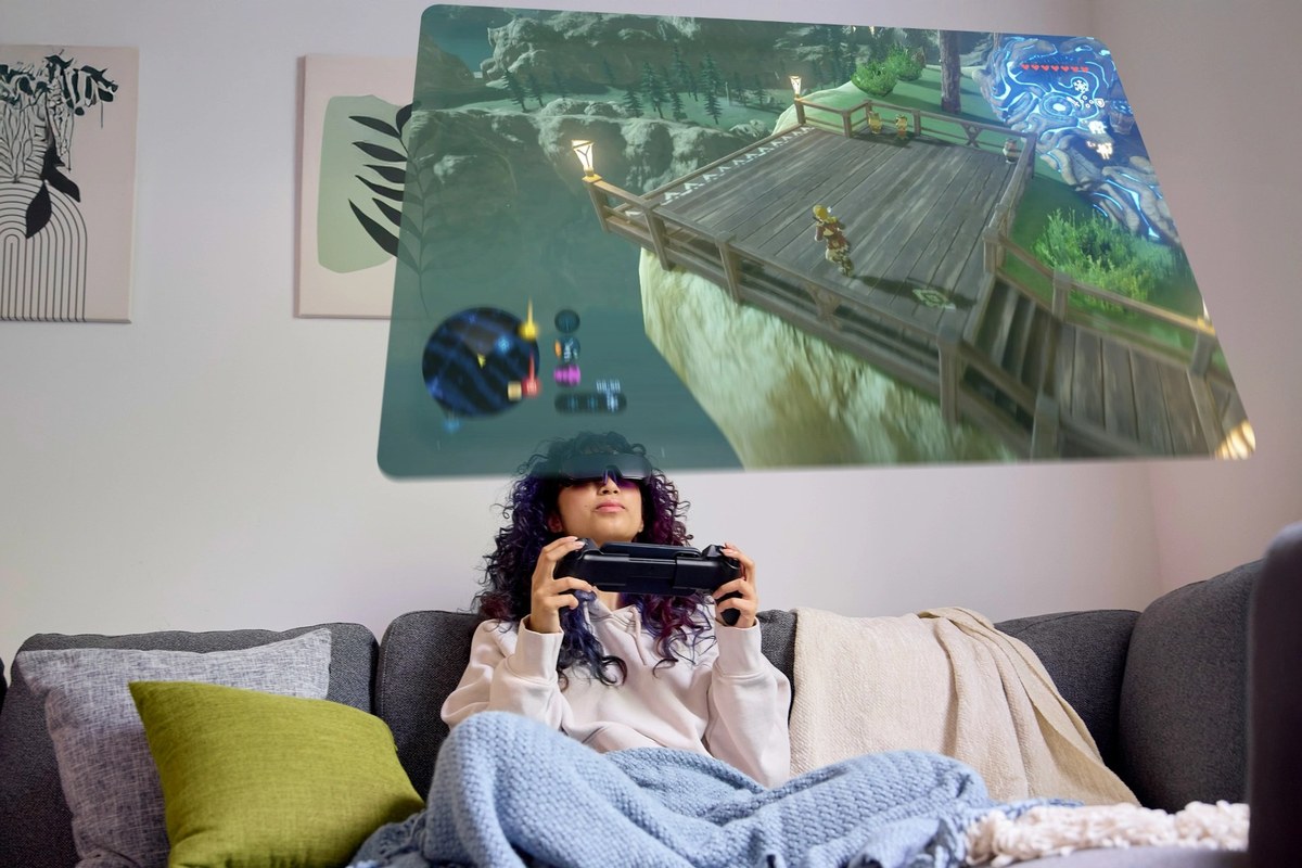 ELO Sentinel XR Gaming Glasses lifestyle demo with large virtual screen