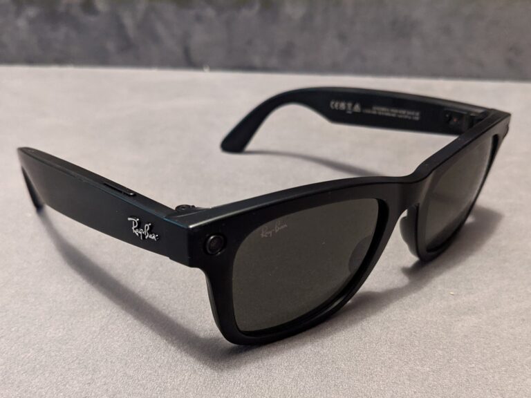 Consumer smart glasses form factor illustrative of AI eyewear market