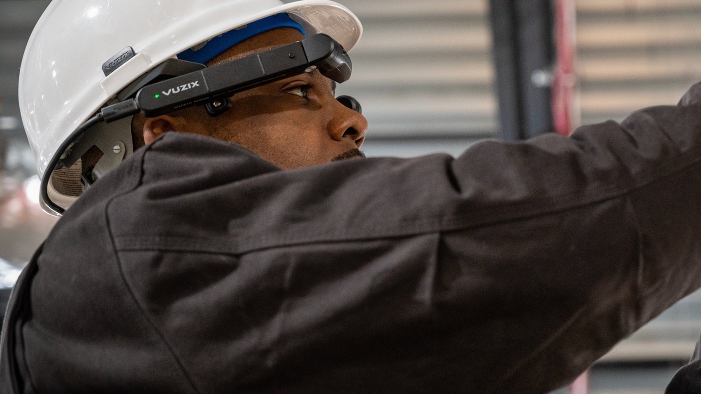 Vuzix M400 smart glasses used in a field enterprise setting