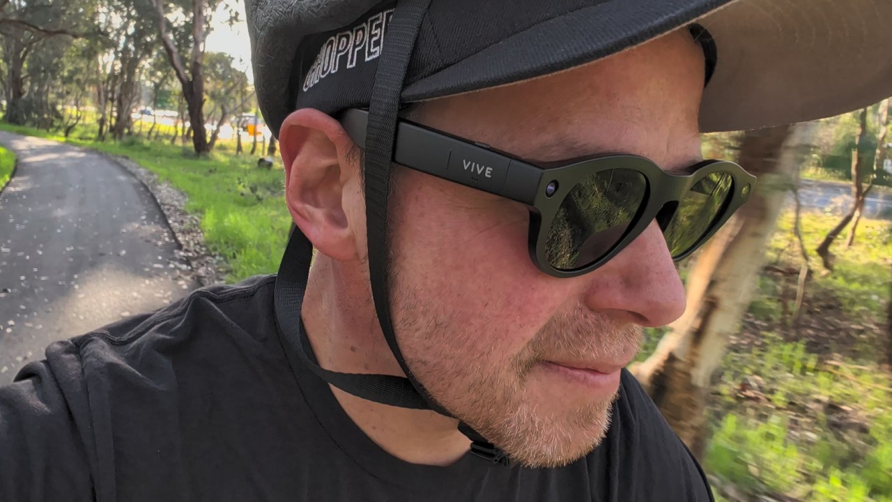 HTC VIVE Eagle AI smart glasses product photography