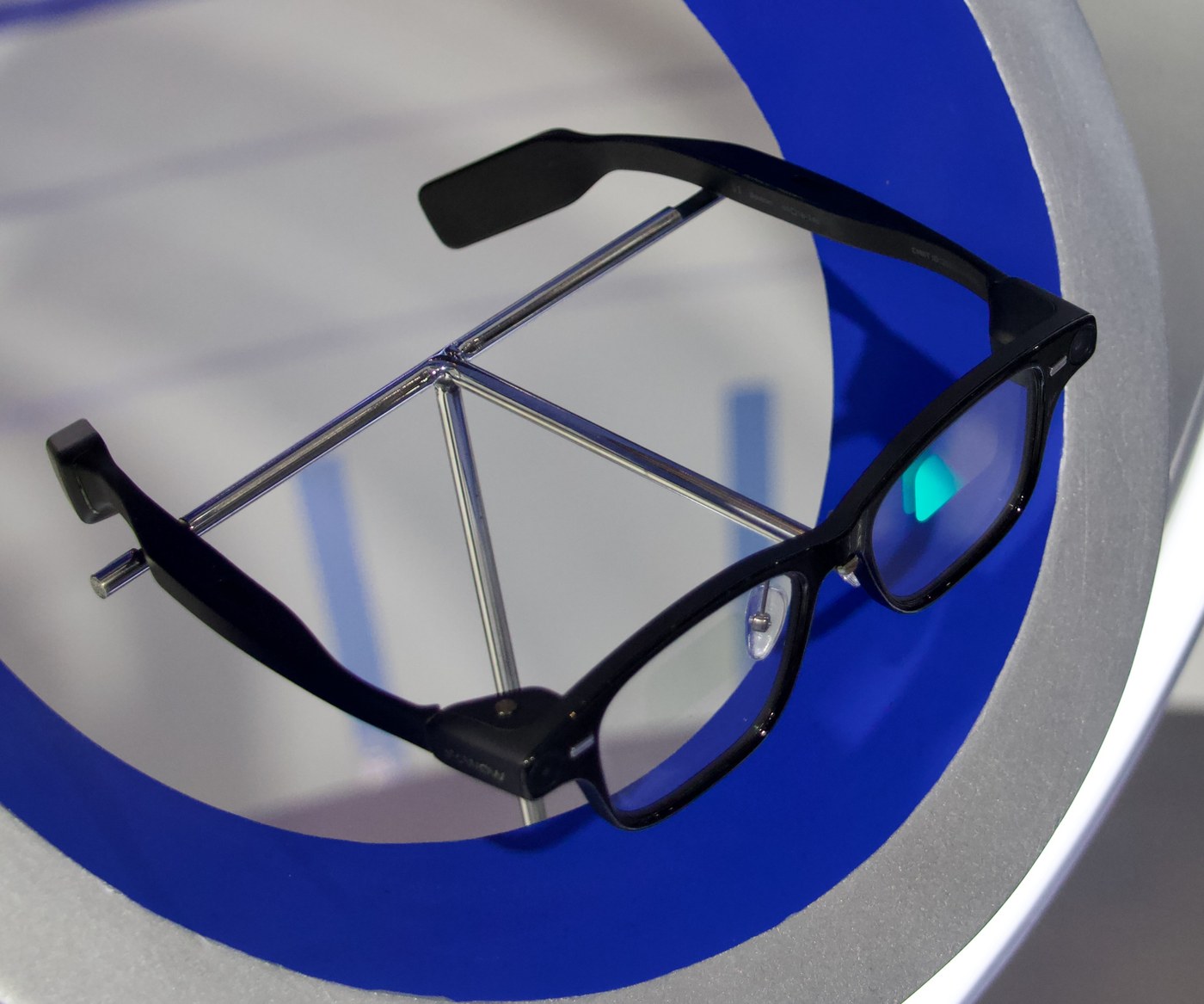 Alibaba Quark smart glasses displayed at WAIC 2025