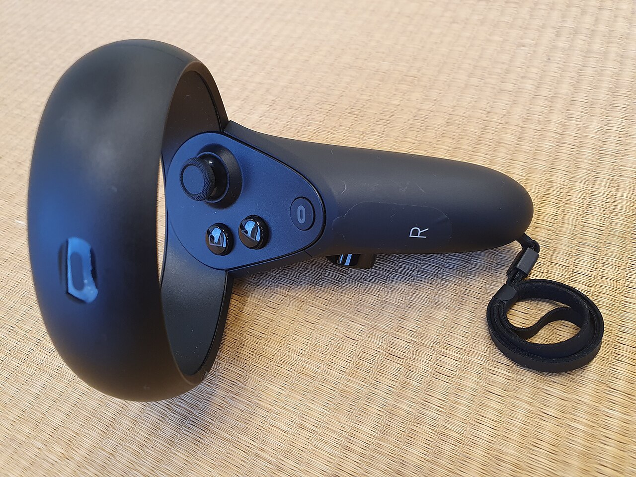 Oculus Touch hand controller — Touch support is welcome but not required for the Start competition (Wikimedia Commons)
