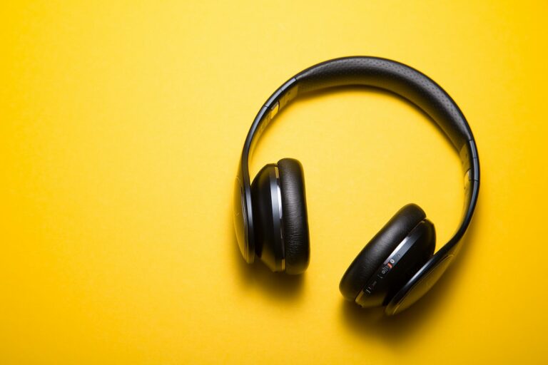 Wireless headphones representing AI hearables and ANC audio platforms
