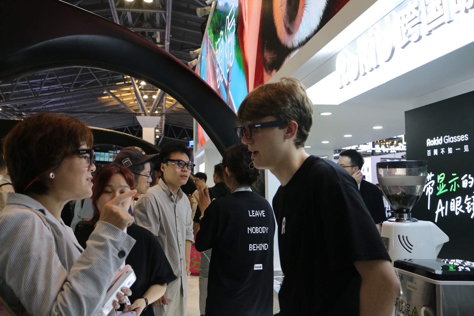 Rokid Glasses demo at a trade-show booth