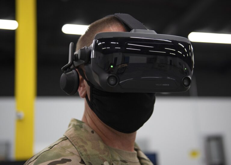 U.S. Air Force officer using a Valve Index headset. Photo: Airman 1st Class Robyn Hunsinger (public domain).