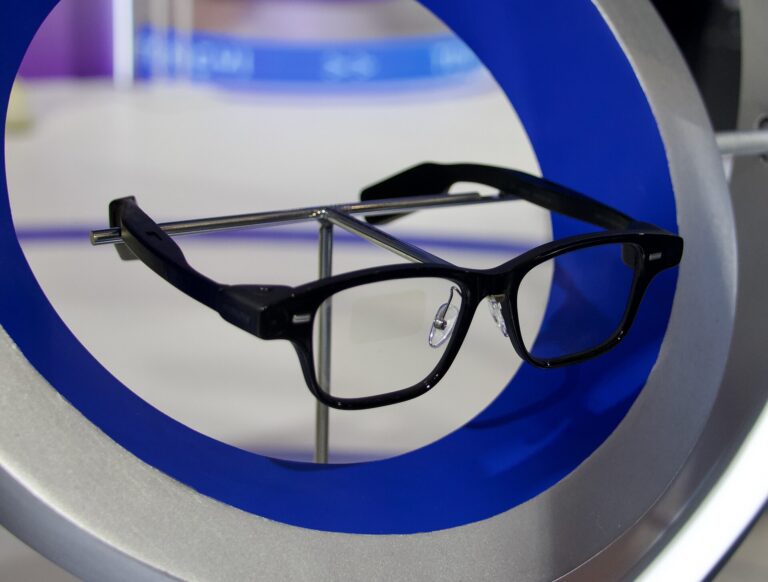 Alibaba Quark AI glasses on display at WAIC 2025 in Shanghai. Photo: Xuthoria, Wikimedia Commons, CC BY-SA 4.0
