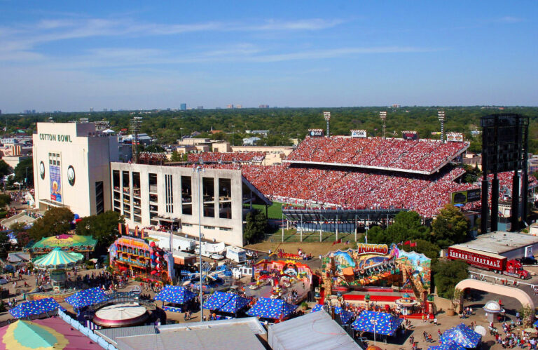 Texas vs. Oklahoma Red River game at the Cotton Bowl in Dallas, 2006